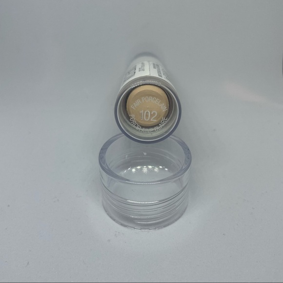 Maybelline New York Super Stay Foundation Stick - Fair Porcelain 102 - Picture 2 of 4